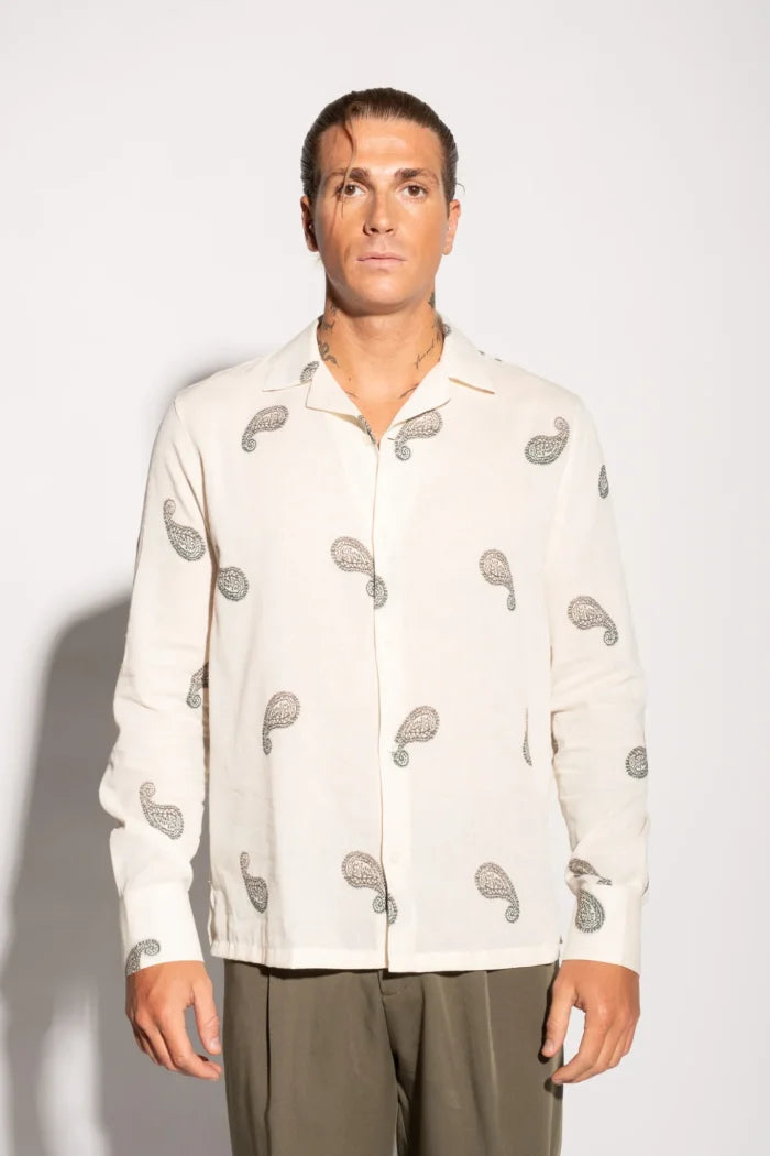 Camisa com Bordado