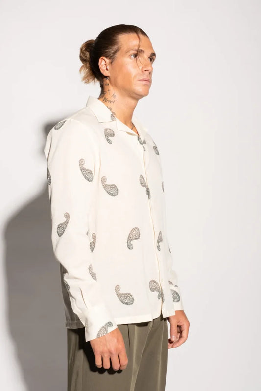 Camisa com Bordado