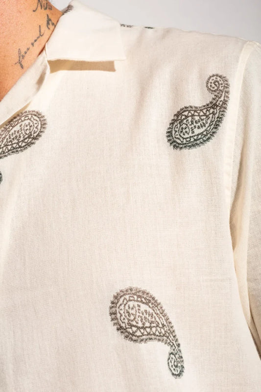 Camisa com Bordado